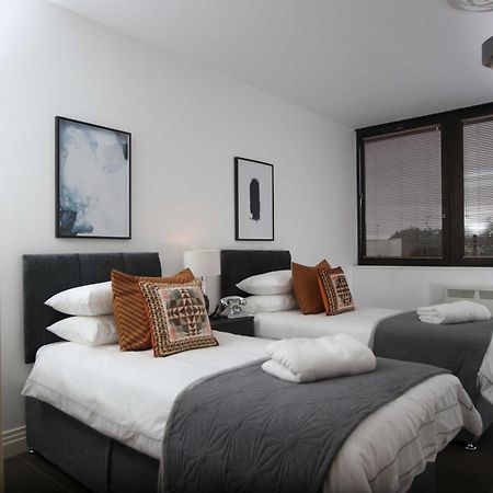 Aisiki Living At Upton Rd, Multiple 1, 2, Or 3 Bedroom Apartments, King Or Twin Beds With Free Wi-Fi & Parking 沃特福德 外观 照片