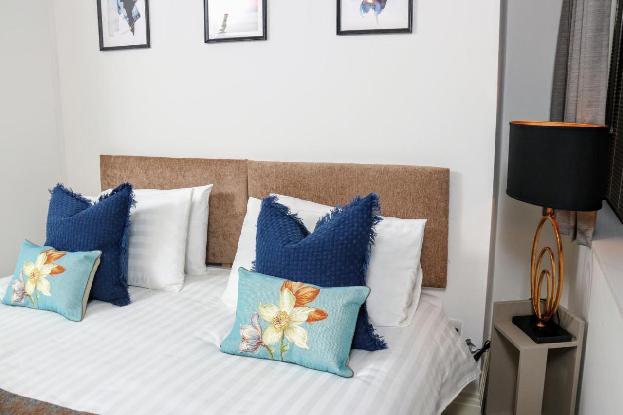 Aisiki Living At Upton Rd, Multiple 1, 2, Or 3 Bedroom Apartments, King Or Twin Beds With Free Wi-Fi & Parking 沃特福德 外观 照片