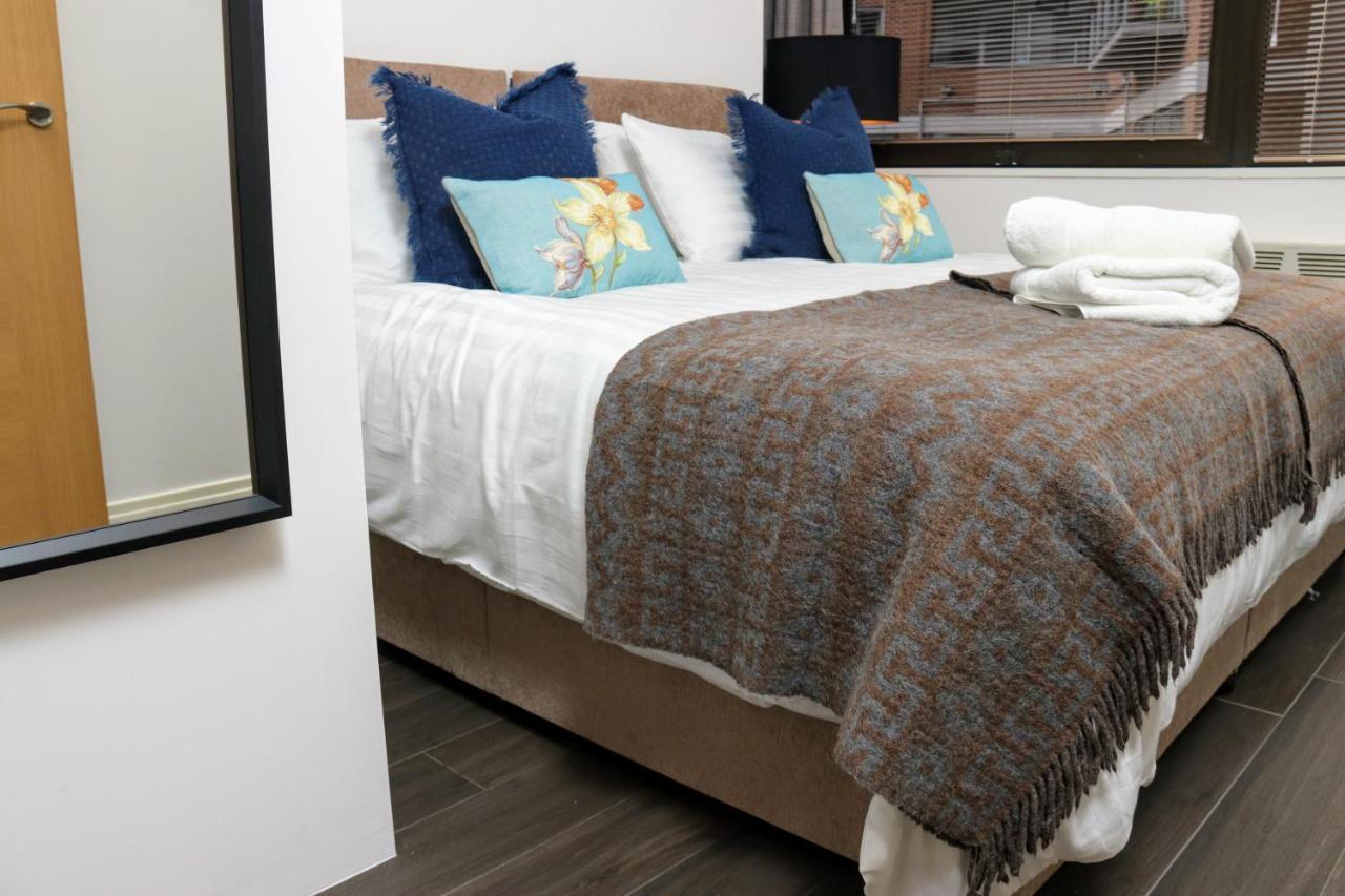 Aisiki Living At Upton Rd, Multiple 1, 2, Or 3 Bedroom Apartments, King Or Twin Beds With Free Wi-Fi & Parking 沃特福德 外观 照片