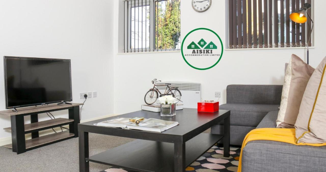 Aisiki Living At Upton Rd, Multiple 1, 2, Or 3 Bedroom Apartments, King Or Twin Beds With Free Wi-Fi & Parking 沃特福德 外观 照片