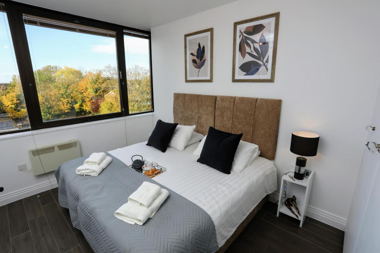 Aisiki Living At Upton Rd, Multiple 1, 2, Or 3 Bedroom Apartments, King Or Twin Beds With Free Wi-Fi & Parking 沃特福德 外观 照片