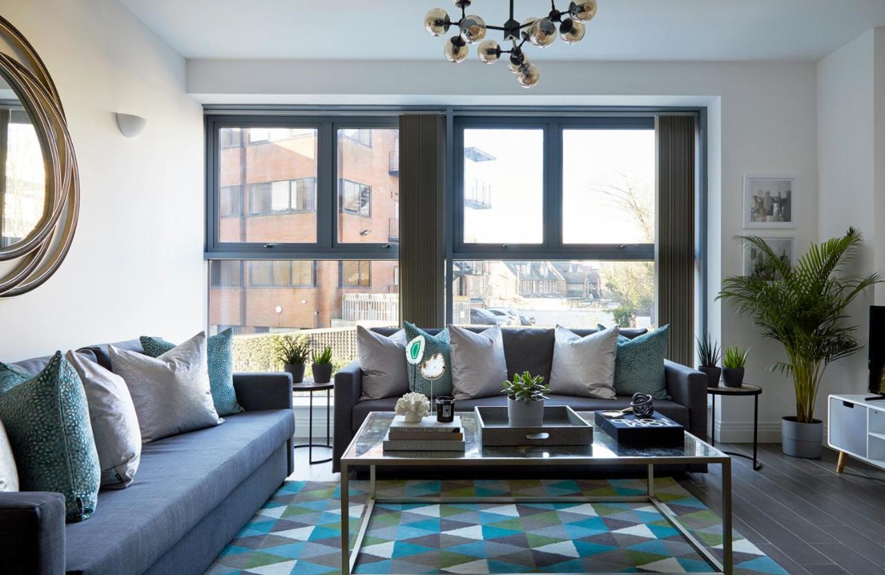 Aisiki Living At Upton Rd, Multiple 1, 2, Or 3 Bedroom Apartments, King Or Twin Beds With Free Wi-Fi & Parking 沃特福德 外观 照片