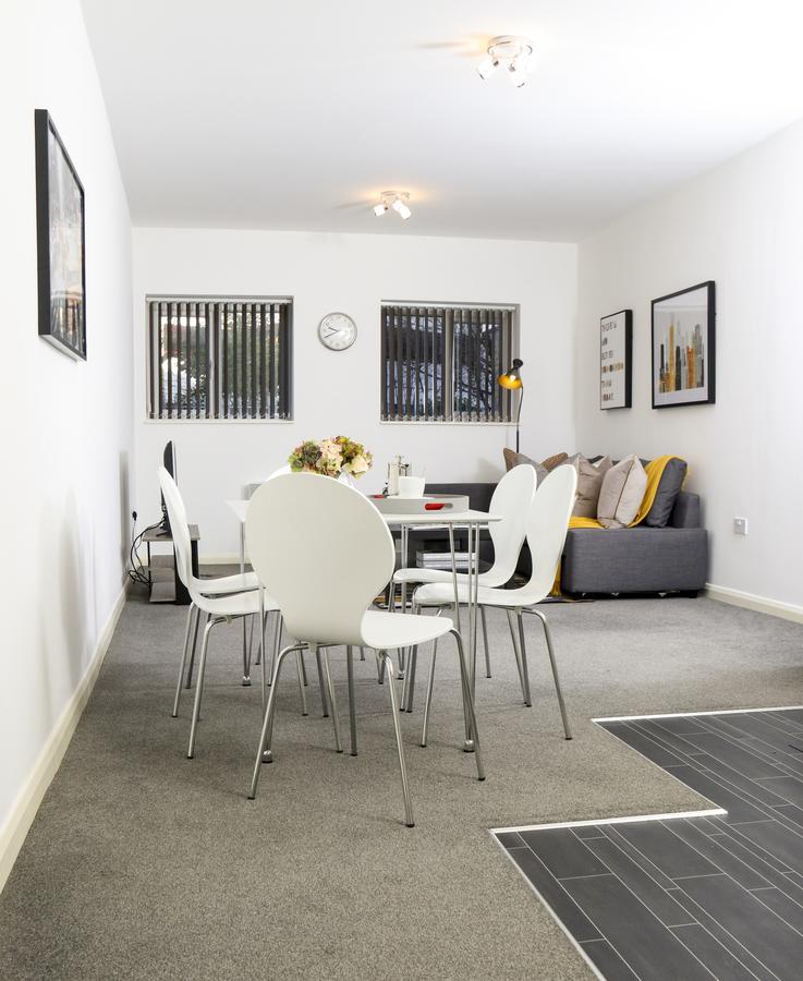 Aisiki Living At Upton Rd, Multiple 1, 2, Or 3 Bedroom Apartments, King Or Twin Beds With Free Wi-Fi & Parking 沃特福德 外观 照片