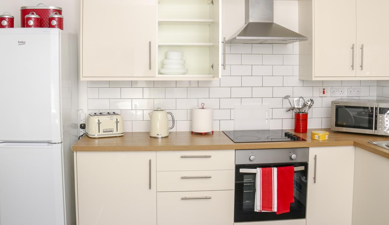 Aisiki Living At Upton Rd, Multiple 1, 2, Or 3 Bedroom Apartments, King Or Twin Beds With Free Wi-Fi & Parking 沃特福德 外观 照片
