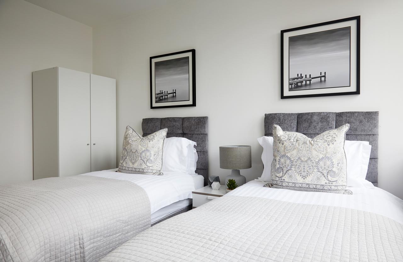 Aisiki Living At Upton Rd, Multiple 1, 2, Or 3 Bedroom Apartments, King Or Twin Beds With Free Wi-Fi & Parking 沃特福德 外观 照片