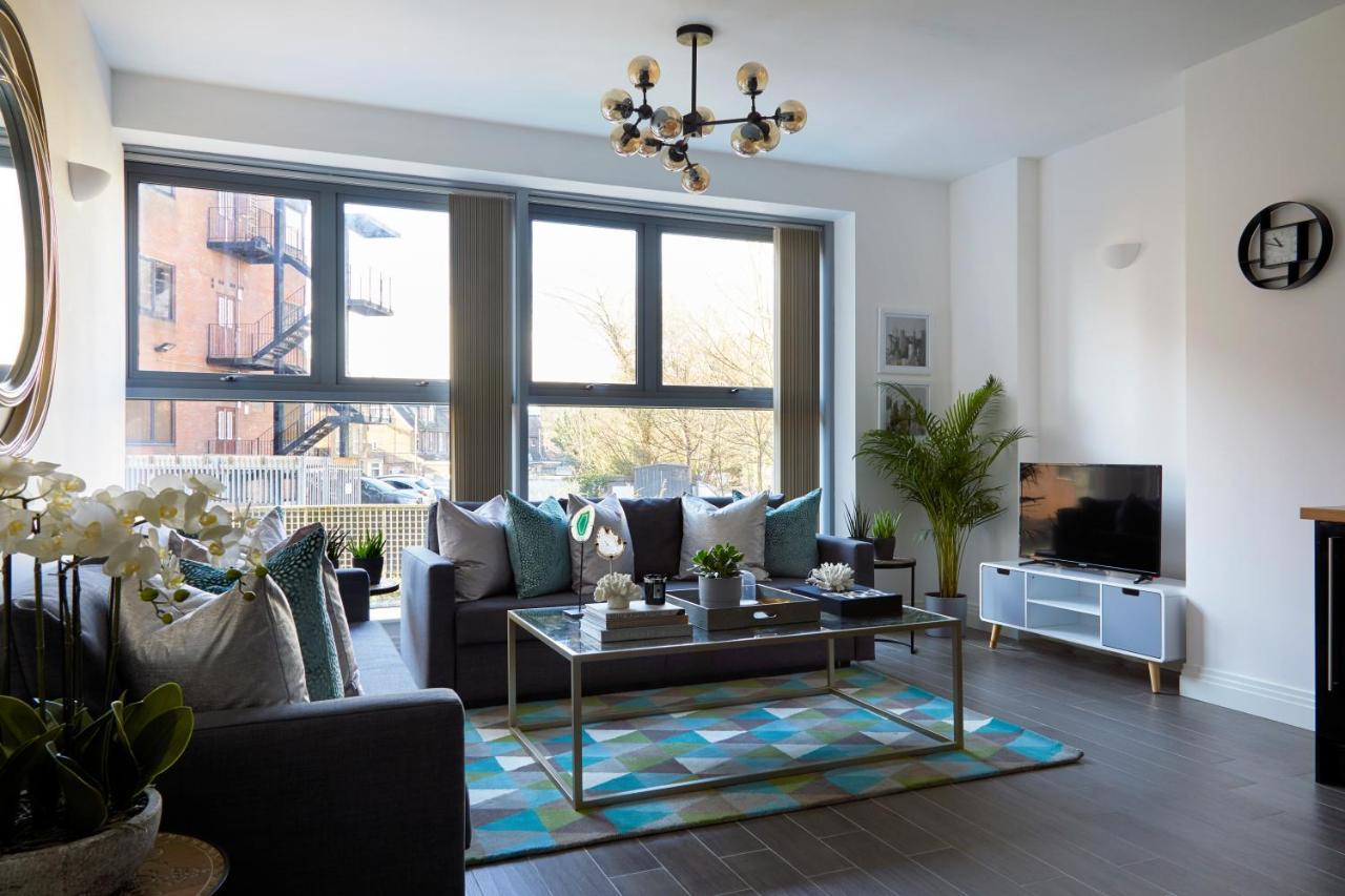 Aisiki Living At Upton Rd, Multiple 1, 2, Or 3 Bedroom Apartments, King Or Twin Beds With Free Wi-Fi & Parking 沃特福德 外观 照片